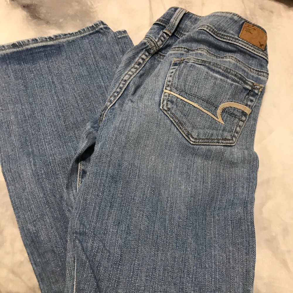 American Eagle light wash jeans